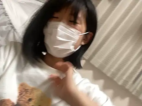 Snapshot of riri_riri_jp chatting on December 1, 11:04 am riri riri jp online show from December 1, 11:04 am