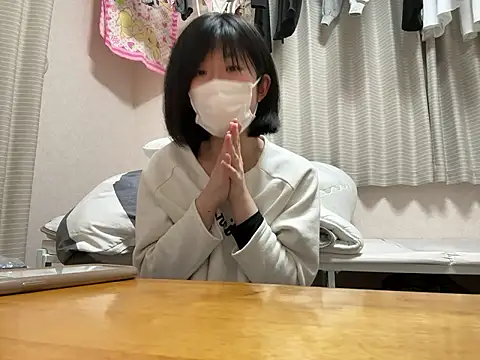 Snapshot of riri_riri_jp chatting on February 16, 11:06 am riri riri jp online show from February 16, 11:06 am