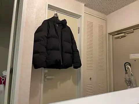 Snapshot of riri_riri_jp chatting on February 19, 10:44 am riri riri jp online show from February 19, 10:44 am