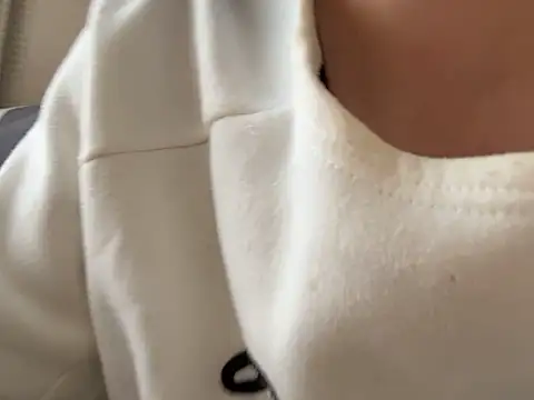 Snapshot of riri_riri_jp chatting on February 22, 5:51 am riri riri jp online show from February 22, 5:51 am