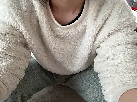 Snapshot of riri_riri_jp chatting on February 24, 3:15 am riri riri jp online show from February 24, 3:15 am