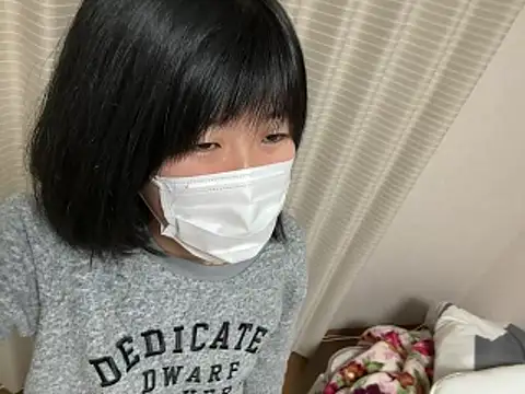 Snapshot of riri_riri_jp chatting on March 4, 9:37 am riri riri jp online show from March 4, 9:37 am