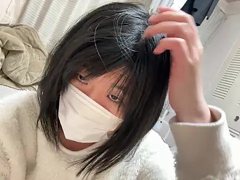 Snapshot of riri_riri_jp chatting on March 5, 2:35 pm riri riri jp online show from March 5, 2:35 pm