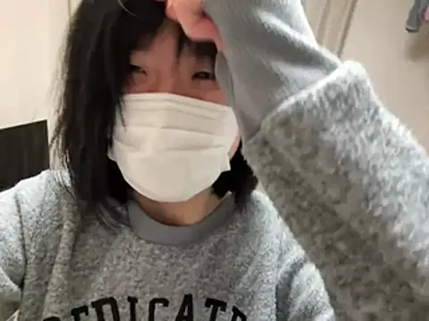 Snapshot of riri_riri_jp chatting on March 10, 9:47 am riri riri jp online show from March 10, 9:47 am