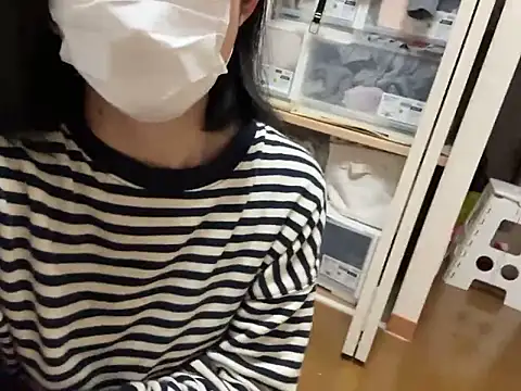 Snapshot of riri_riri_jp chatting on March 19, 12:53 pm riri riri jp online show from March 19, 12:53 pm