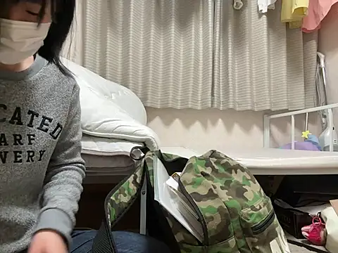 Snapshot of riri_riri_jp chatting on March 25, 11:27 am riri riri jp online show from March 25, 11:27 am