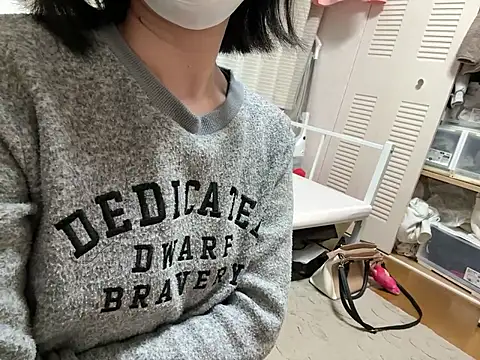 Snapshot of riri_riri_jp chatting on March 26, 10:21 am riri riri jp online show from March 26, 10:21 am