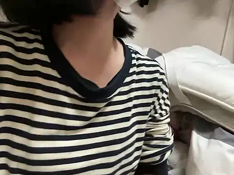 Snapshot of riri_riri_jp chatting on March 29, 3:45 pm riri riri jp online show from March 29, 3:45 pm