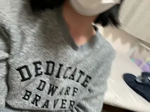 Snapshot of riri_riri_jp chatting on April 3, 12:03 pm riri riri jp online show from April 3, 12:03 pm