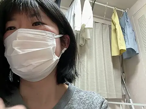 Snapshot of riri_riri_jp chatting on April 4, 9:18 am riri riri jp online show from April 4, 9:18 am