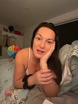 GoddessLucyRose online show from October 6, 9:56 pm
