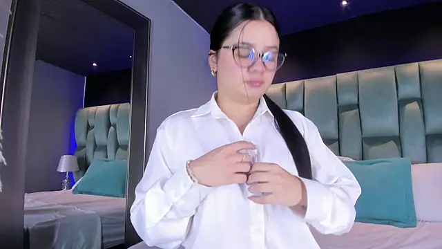 Snapshot of ValeriaOrtega chatting on February 5, 11:44 am ValeriaOrtega online show from February 5, 11:44 am