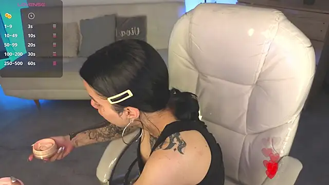 Nicole Foxx  online show from February 5, 7:18 pm