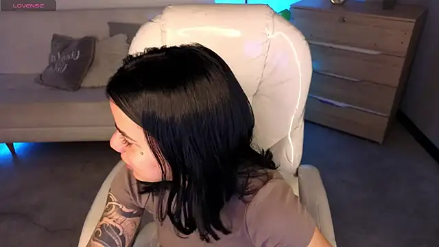 Nicole Foxx  online show from February 20, 8:31 pm