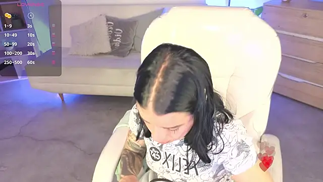 Nicole Foxx  online show from February 21, 8:32 pm