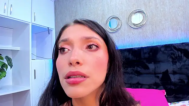 LorenVegga online show from February 2, 8:02 am