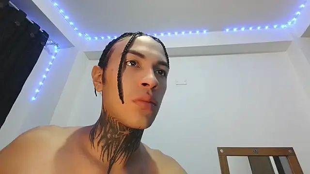 Snapshot of jord4nn__ chatting on February 3, 8:35 am jord4nn online show from February 3, 8:35 am