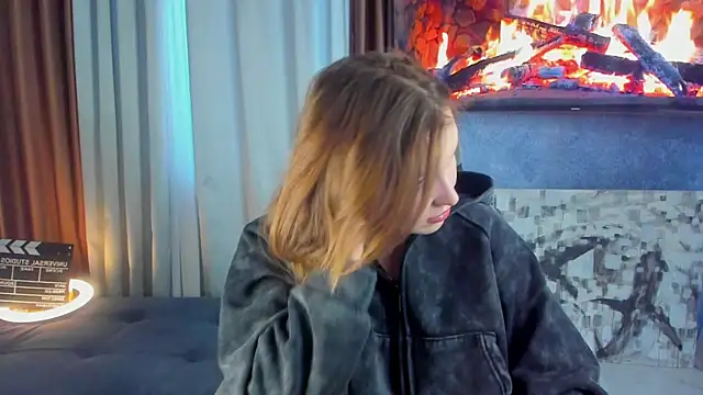 Snapshot of Nerdy_Jenny chatting on January 19, 8:29 am Nerdy Jenny online show from January 19, 8:29 am