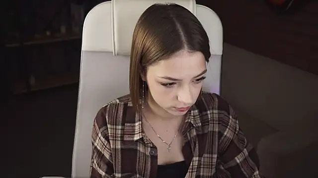 PamBeesly online show from September 17, 9:00 am