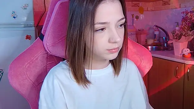 PamBeesly online show from March 22, 2:20 pm