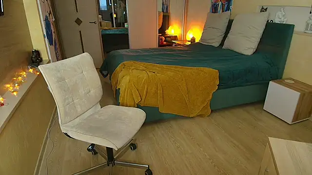 ReginaSparkle online show from November 8, 4:01 am