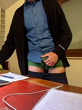 Snapshot of AvvocatoPorco chatting on January 20, 6:43 pm AvvocatoPorco online show from January 20, 6:43 pm