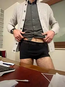 Snapshot of AvvocatoPorco chatting on January 30, 6:43 pm AvvocatoPorco online show from January 30, 6:43 pm