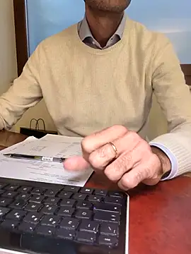 Snapshot of AvvocatoPorco chatting on October 14, 10:05 am AvvocatoPorco online show from October 14, 10:05 am