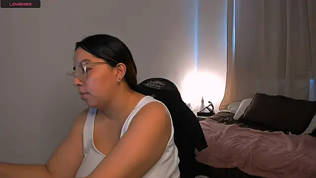 Snapshot of brithany_olson25 chatting on October 15, 5:57 pm brithany olson25 online show from October 15, 5:57 pm