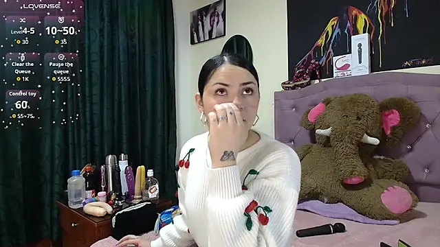 Emmie Hot online show from October 1, 12:00 pm