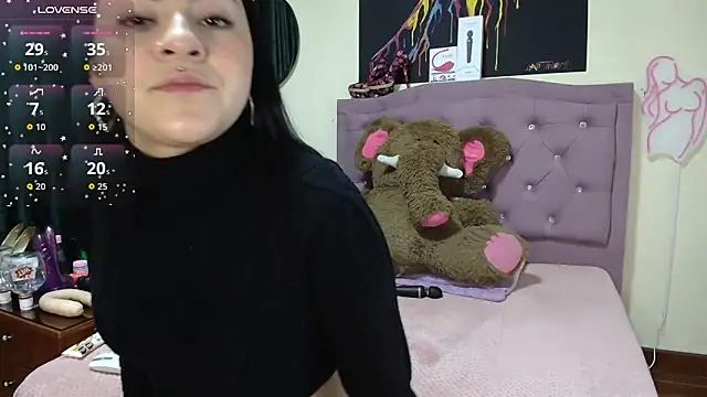 Emmie Hot online show from October 6, 12:02 pm