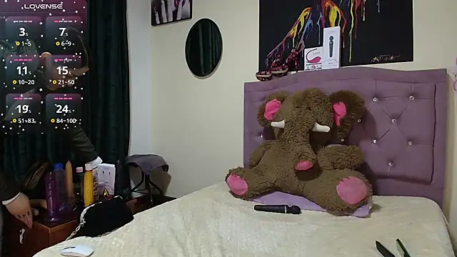 Emmie Hot online show from November 25, 12:05 pm