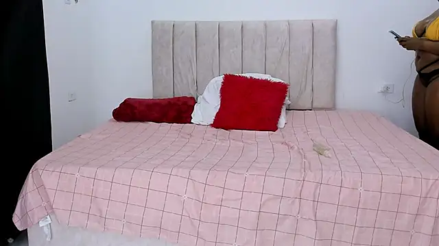 Snapshot of Dorka_Rojas12 chatting on February 28, 6:54 am Dorka Rojas12 online show from February 28, 6:54 am