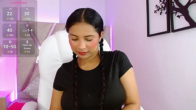 Sophia waalker  1 online show from January 21, 11:13 am