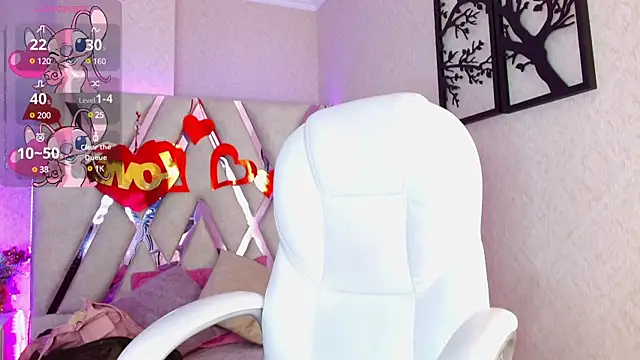 Sophia waalker  1 online show from February 26, 10:58 am