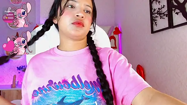 Sophia waalker  1 online show from February 26, 5:07 pm