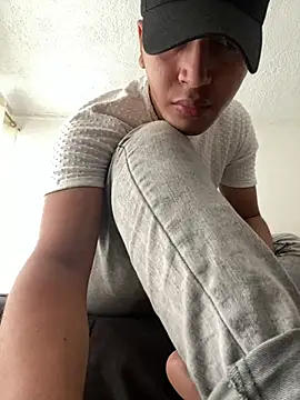 Snapshot of Diegosavage3 chatting on February 25, 9:13 pm Diegosavage3 online show from February 25, 9:13 pm