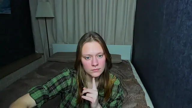 Snapshot of TessaSwans chatting on January 29, 10:11 pm TessaSwans online show from January 29, 10:11 pm