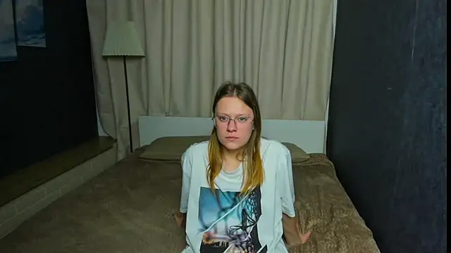 Snapshot of TessaSwans chatting on January 30, 12:16 pm TessaSwans online show from January 30, 12:16 pm