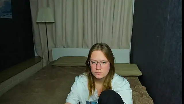 Snapshot of TessaSwans chatting on January 30, 9:25 pm TessaSwans online show from January 30, 9:25 pm