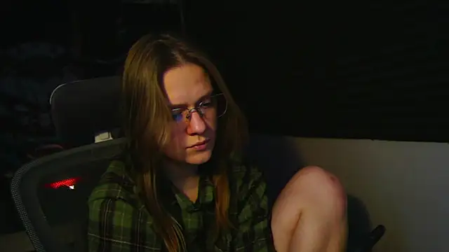 Snapshot of TessaSwans chatting on January 31, 10:21 pm TessaSwans online show from January 31, 10:21 pm