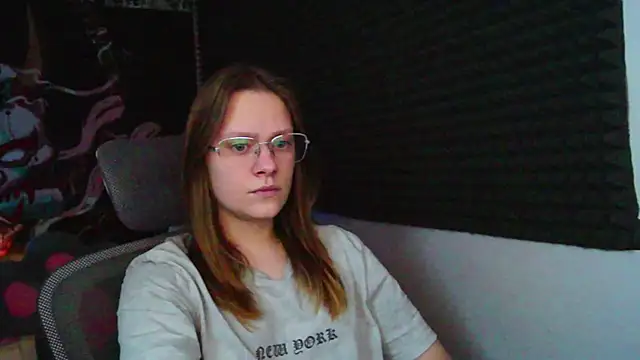 Snapshot of TessaSwans chatting on February 1, 3:28 pm TessaSwans online show from February 1, 3:28 pm