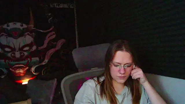 Snapshot of TessaSwans chatting on February 1, 9:40 pm TessaSwans online show from February 1, 9:40 pm