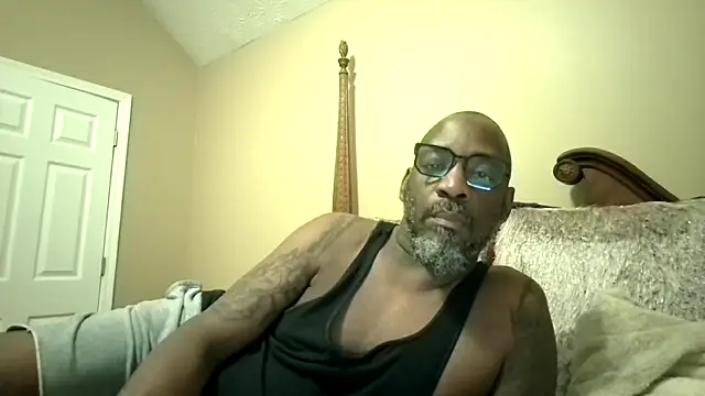 Snapshot of Soultouch1 chatting on April 30, 3:46 am Soultouch1 online show from April 30, 3:46 am