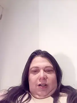 Snapshot of HotHornyEmmaX chatting on February 3, 6:34 am HotHornyEmmaX online show from February 3, 6:34 am