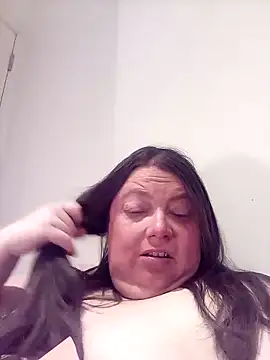 Snapshot of HotHornyEmmaX chatting on February 11, 5:37 am HotHornyEmmaX online show from February 11, 5:37 am