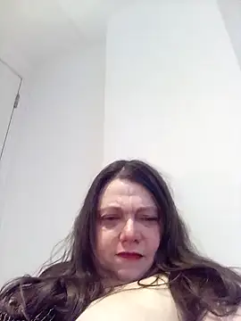 Snapshot of HotHornyEmmaX chatting on February 14, 7:49 am HotHornyEmmaX online show from February 14, 7:49 am