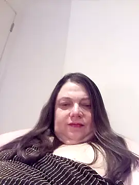 Snapshot of HotHornyEmmaX chatting on February 14, 5:46 pm HotHornyEmmaX online show from February 14, 5:46 pm