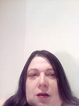 Snapshot of HotHornyEmmaX chatting on February 15, 5:41 am HotHornyEmmaX online show from February 15, 5:41 am