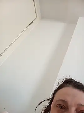 Snapshot of HotHornyEmmaX chatting on March 19, 9:57 am HotHornyEmmaX online show from March 19, 9:57 am